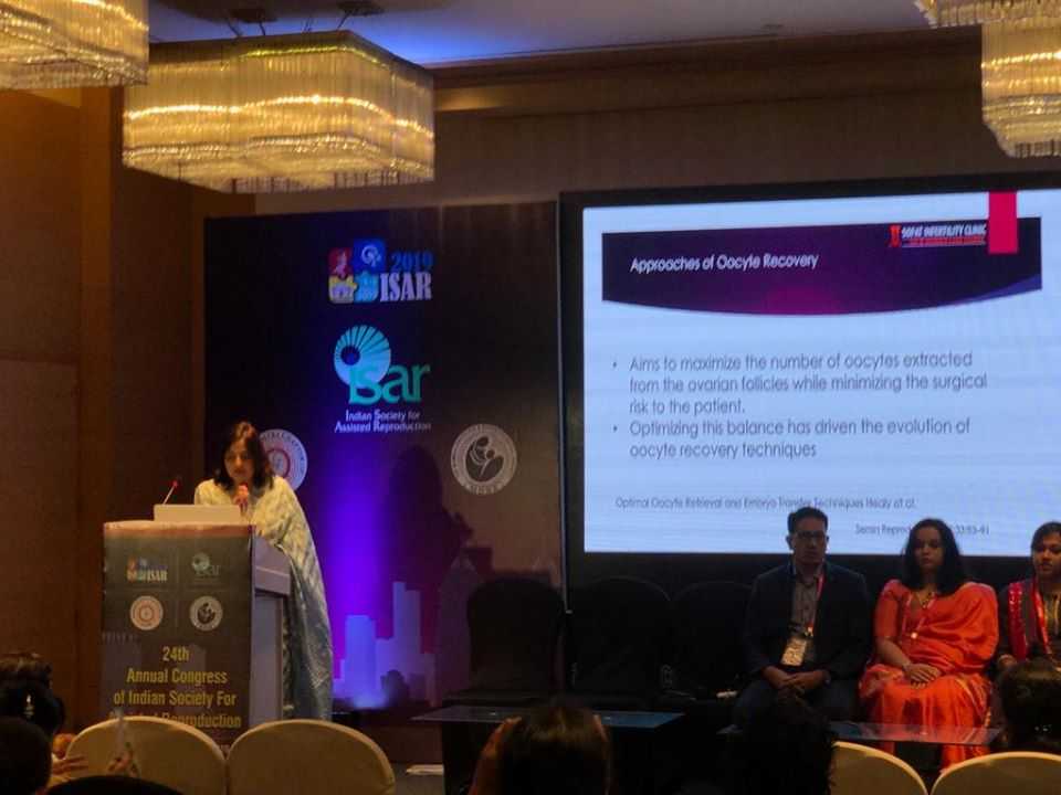 Dr Sumita Sofat Presenting Talk on Oocyte Pick Up in ISSAR Conference Mumbai